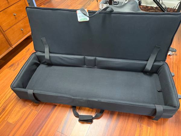 Roland SCG88W3 Keyboard Soft Case with wheels - musical Roland SCG88W3 Keyboard Soft Case with wheels - musical