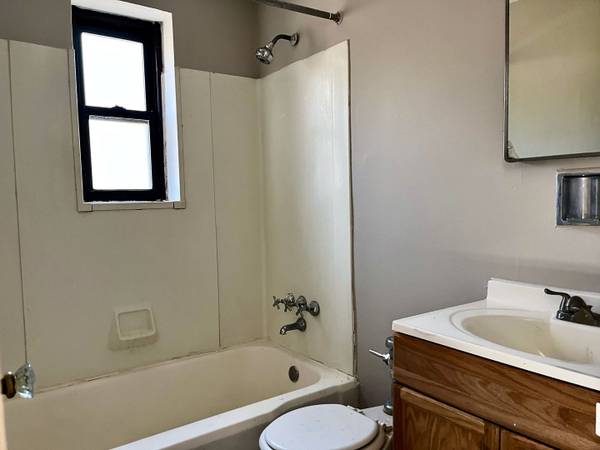 $850 / 1br - 488ft2 - Large Closets, 1/bd 1/ba,64013373347971121