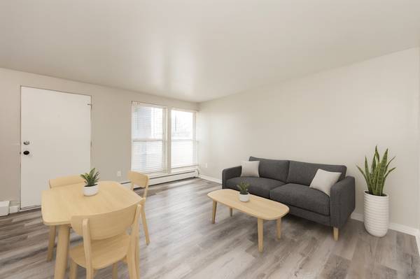 $799 / 1br - Spectacular Apartment * Excellent location! * Call for more details! * (Colorado Springs)63658230734849123
