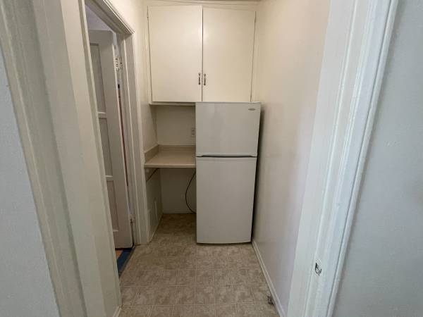 $1,250 / 450ft2 - Studio Available in Mid City/Miracle Mile! (Miracle Mile / Museum Square / Los Angeles)63953077205634122
