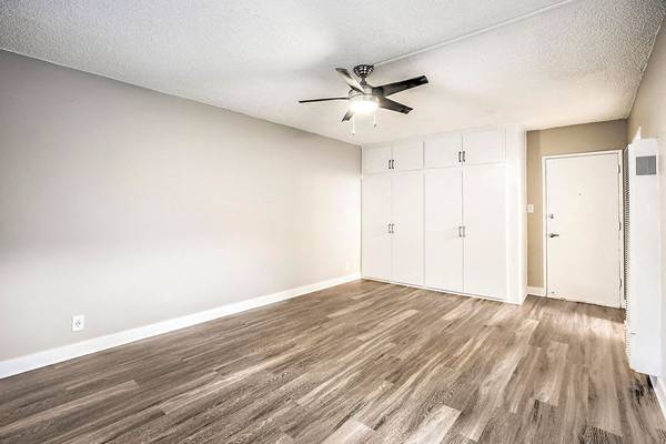 High Speed Internet Access, Carpeting, BBQ/Picnic Area 1