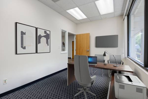 $499 / 144ft2 - Private Office Spaces with Shared Common Area For Rent! (Lisle)63960010023299123