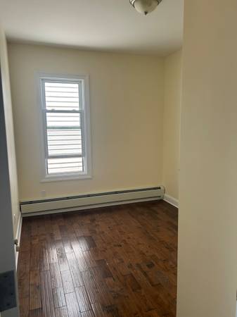 $2,800 / 1br - 3 Bedroom 1 Bath Apartment in Morris Park (Morris Park, Bronx)64033801095811124