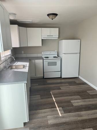$1,395 / 2br - Beautiful Remodeled Lebanon Townhome - Pet Friendly - Light and Bright63851667636611122