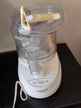 Cuisinart 7-Cup Food Processor 1