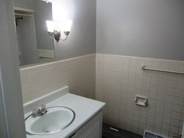 $1,165 / 2br - 2 Bedroom in Duplex (224 Robinhood)63897747252610124