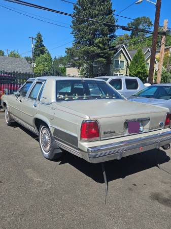 1989 Ford LTD Crown Victoria - $2,000 (Seattle)63623024280195122