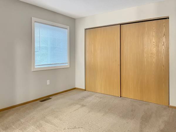 $2,095 / 3br - 1200ft2 - Comfortable 2-Level Home at Fernbrook Townhomes (Plymouth)64048420884611124