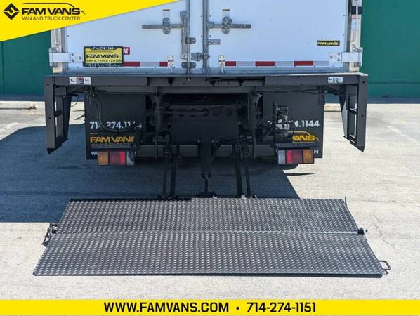 2014 Isuzu NPR Refrigeration 16FT - Photo 9