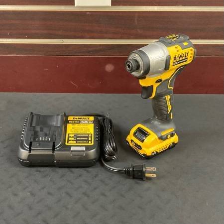 DeWALT DCF801 Impact Driver with Battery and Charger 1
