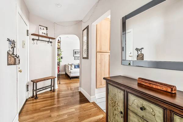 $405,000 / 2br - 1000ft2 - Co-op*Luxury*Top Quality*Open Views*Gym*Storage*Bike*Courtyard* (Walton Ave)63689861706371122