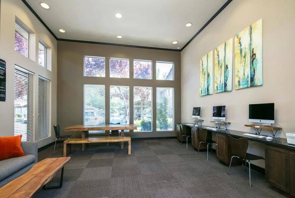 $1,989 / 1br - 774ft2 - Gas Fireplace*, Covered Parking & Garages, Oversized Closets* (North Natomas Neighborhood)63790862087043123