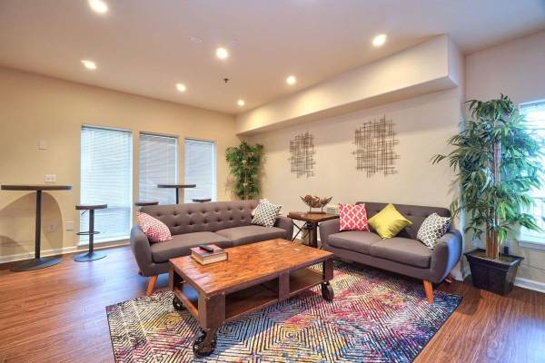 $1,806 / 2br - 785ft2 - Electrodomésticos de acero inoxidable, Aire acondicionado (Gresham, OR)63831771375873124