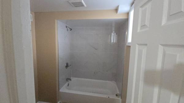 $800 / 2br - Rarely Available 2 Bed Apt - Showing by appointment ONLY! (Gary)63960009614850124