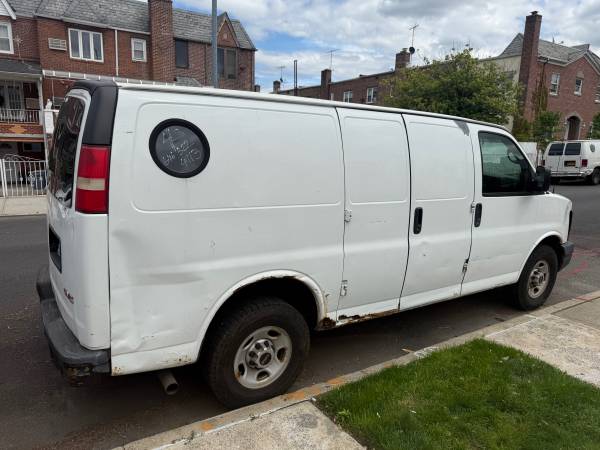 GMC 2500 Van 2010 for SALE - $4,500 (East Elmhurst)63615016550019121