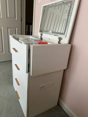 Small Vanity Desk with Mirror and Lights, Makeup Vanity Desk 1