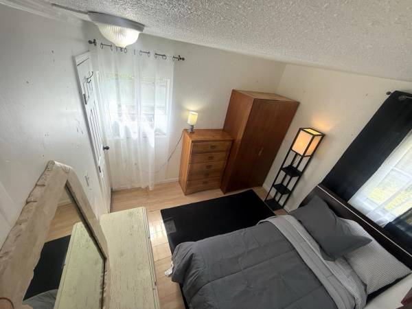 $795 / 1 habitación - ¡Acogedora habitación privada completamente amueblada en alquiler! (Miami Gardens)63379638590849122