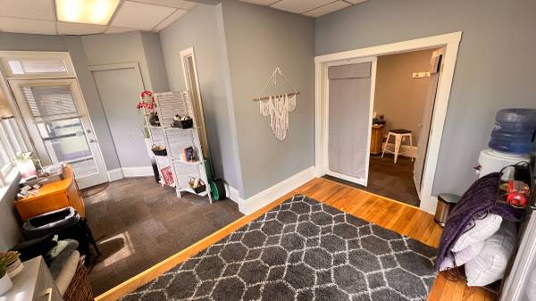 $895 / 467ft2 - 2-Room Downtown Office - 1st floor, 2 Entrances, Includes Utilities (Colorado Springs)63687101596929122
