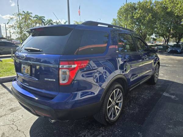 2015 Ford Explorer XLT Sport Utility 4D SUV - $8.990 (McMahon Motors Broward)63479703884161123
