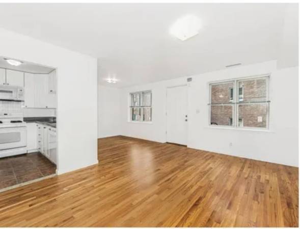 $1,385,000 Multi-Familiar Casa Adosada en Riverdale con 2 Dúplex (Bronx)63827267770243121