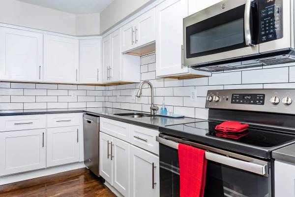 $2,164 / 2br - 1058ft2 - 2 habitaciones, centro de fitness totalmente equipado, cocina completamente eléctrica (9705 Clocktower Ln, Columbia, MD)63694465022083123