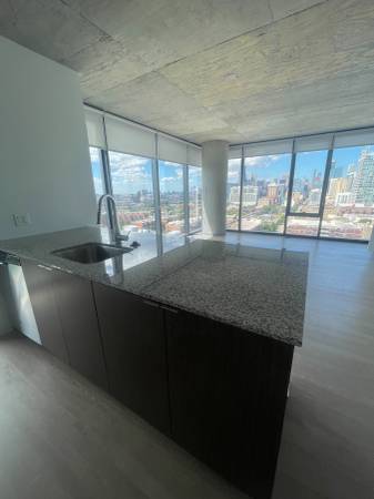 $3,050 / 2br - 1182ft2 - Wonderful 2 bed with ss appliances, hw floors, washer/dryer, and pool (South Loop)63898984814851120