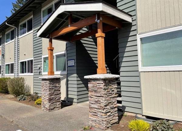 $1,700 / 2br - On-site Laundry Facility & By Gresham Golf Course + 2Bed in Gresham (Gresham)63867269954947122