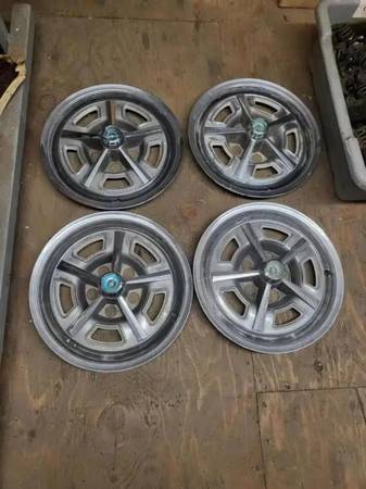 1967 Ford Thunderbird Original Parts Hubcaps 1968 1