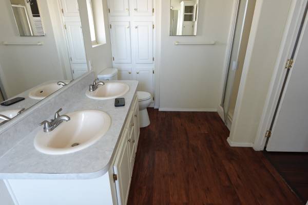 $68,000 / 1248ft2 - 1998 Skyline Manufactured home 26x48 1248 sq ft 3-bedroom 2 baths (Kingman)63799544886913121