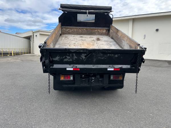 2001 Isuzu NPR - Photo 4