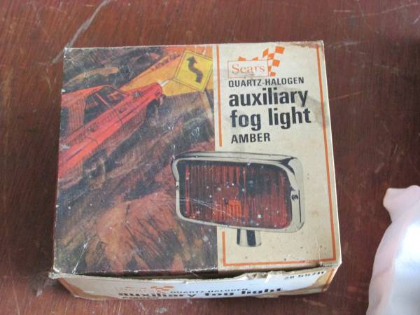 2 SEARS FOGLIGHTS NEW CONDITION 1