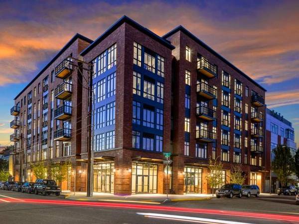$1,775 / 1br - 669ft2 - Warm Up With These HOT Special! Up To 8 Weeks Free Rent! (1885 NW Quimby St. Portland, OR 97209)63831535897601122
