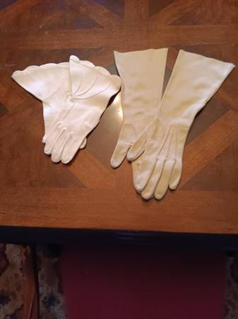2 Vintage  "Flaired" Gloves 1