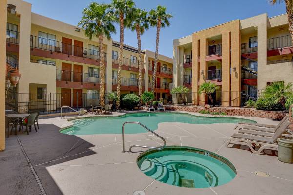 $289 / 1br - 350ft2 - MINUTES FROM LAS VEGAS STRIP (4555 LAS VEGAS BLVD N, LAS VEGAS, NV)63907027353730122