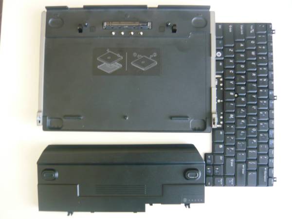 ✦ USED ✦ Dell PR09S Docking Station W/ DVD+RW Burner - $10 (san jose east)63471435852419123