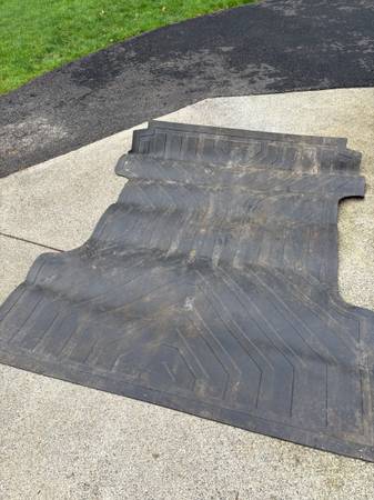 Rubber Bed Liner - 2019 Silverado 6’ Ben 1