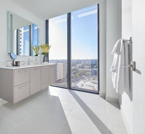 $2,940 / 1br - 735ft2 - Fantastic Luxe and Amenities (See the list!) See the Pics & Tour (Downtown Miami)63825137407745123
