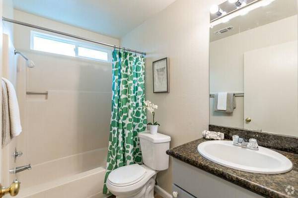 $2,249 / 2br - 900ft2 - Spacious Layouts, Light-filled Rooms, Pet Friendly (santa rosa)63668095181699122