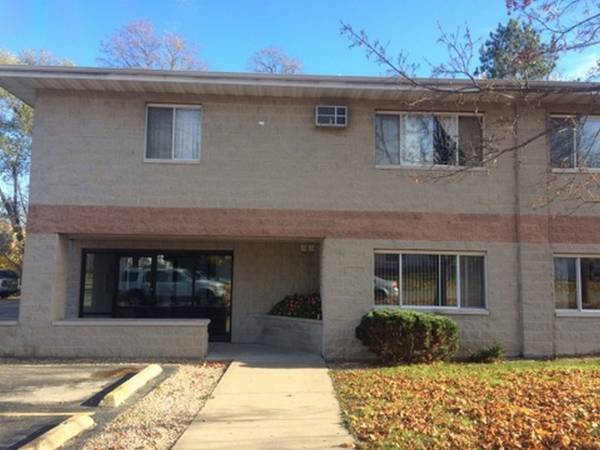 $700 / 2br - 950ft2 - Bright & Cozy Upper 2BR Apartment - Water Included (Clintonville)63845967315971120