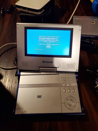 Polaroid portable DVD player needs to be fixed 1