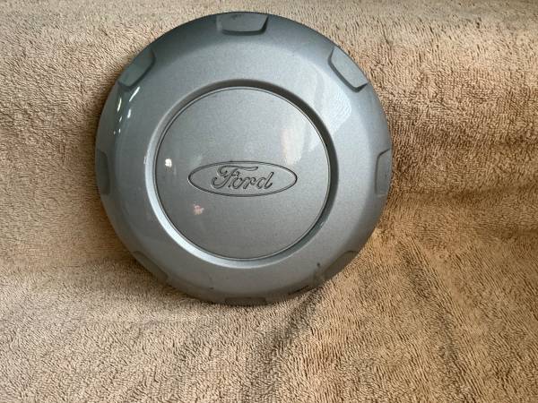 Ford hubcaps 1