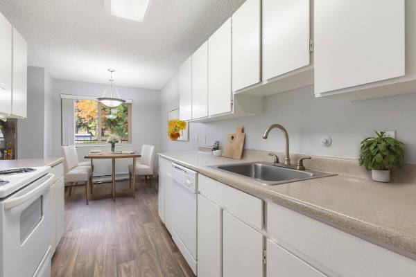 $1,749 / 1br - 775ft2 - Modern Comfort  Convenience: 1-Bedroom at The Galleria63688443506563121