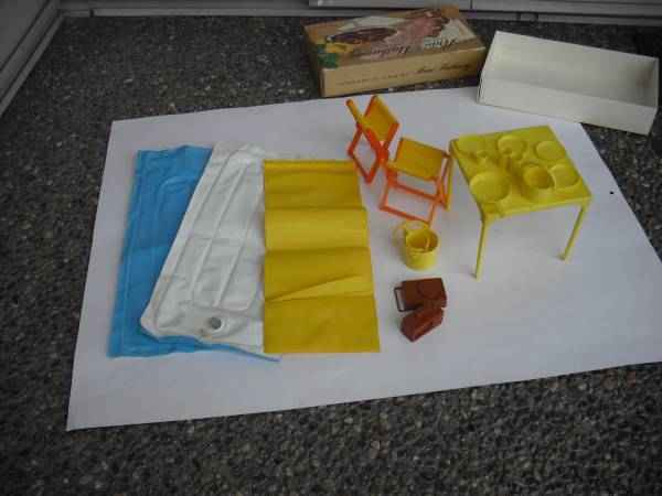 BARBIE CAMPING, 2 FLOATS, SLEEPING BAG, COOKING POTS, ETC 1