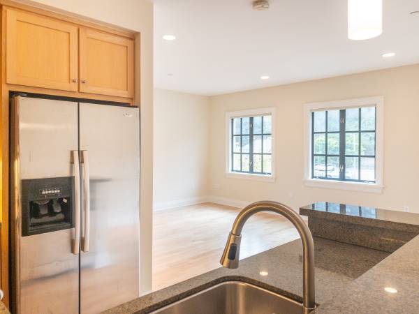 $2,325 / 524ft2 - Studio! Affordable Below Market Rate Unit! Private Patio! -PROGRESSIVE (mill valley)63936606190594121