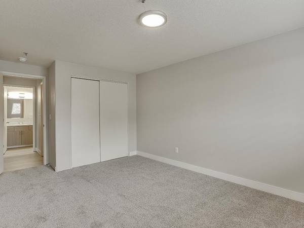 $1.395 / 1 dormitorio - 725 pies cuadrados: ¡Te encantarán estas viviendas renovadas! Llama o envía un correo electrónico hoy para hacer una visita. (1319 SE Ellsworth Rd, Vancouver, WA, 98664)64038885809665124