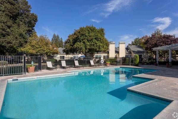 $1,500 / 1br - 642ft2 - Well-Appointed Baths (Located in Northwest Fresno, Fig Garden loop district.)63798509799809122