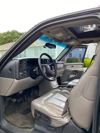 2002 Chevy Tahoe 4x4 z71 - $5,500 (Grantville)63620566650755122