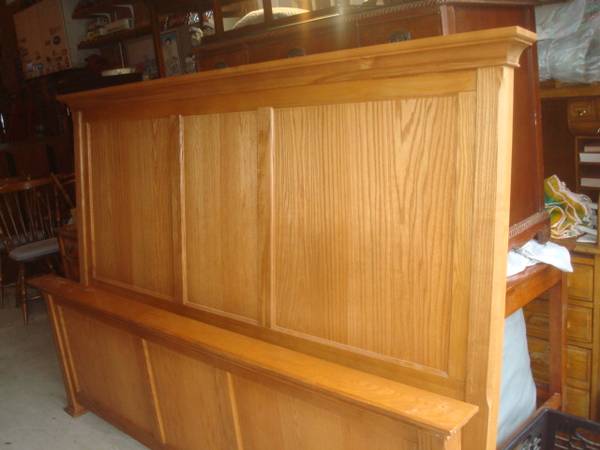 nice king oak bed 1