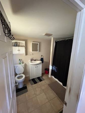 $1,250 / 2br - 1st Floor Apartment - Available Nov. 1st (Turners Falls)64017047930369124