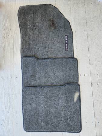 Gen3 Toyota Prius Floor Mats - Gray - Like New (fits 2010-2015) 1